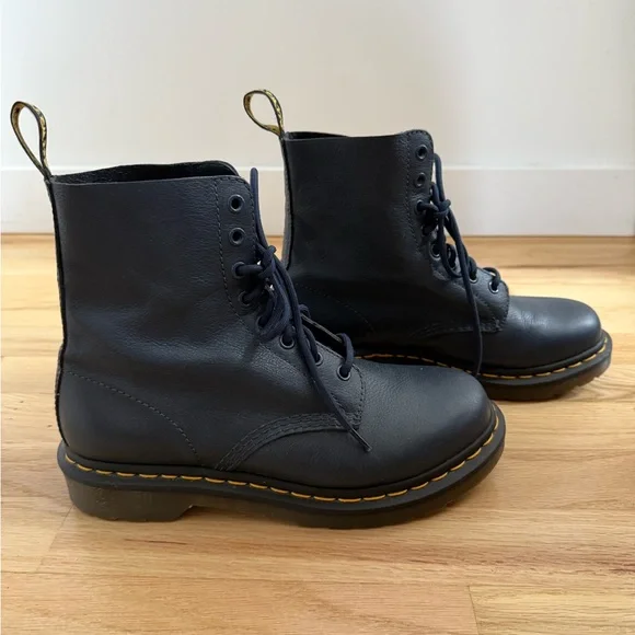 Dr. Martens 1460 Pascal Virginia US 8 Lace up Blue Leather Boots EUC - Picture 5 of 12